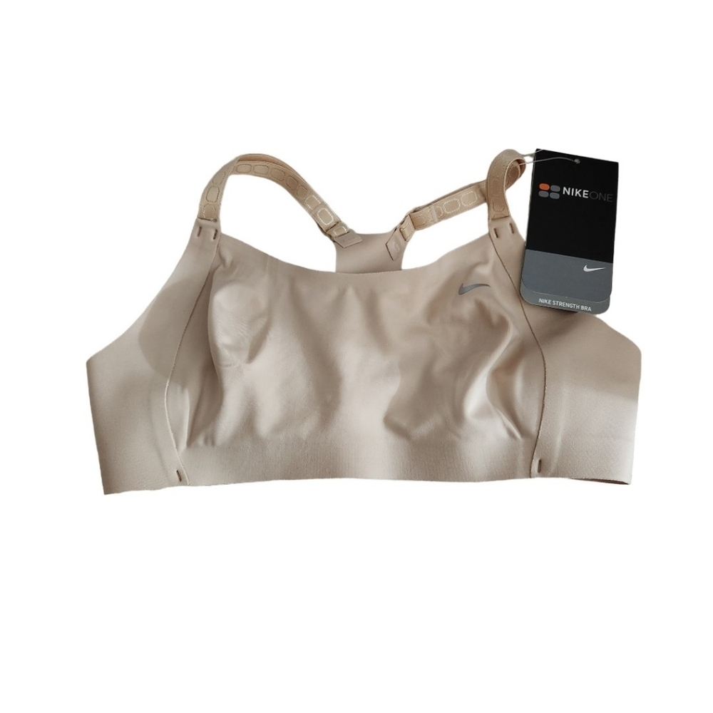 NWT Nike Strength Bra 34A